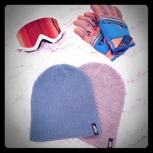 VANS "Off The Wall" Beanies